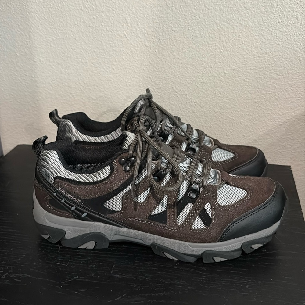 Bearpaw hiking boots men’s size 7.5. EUC